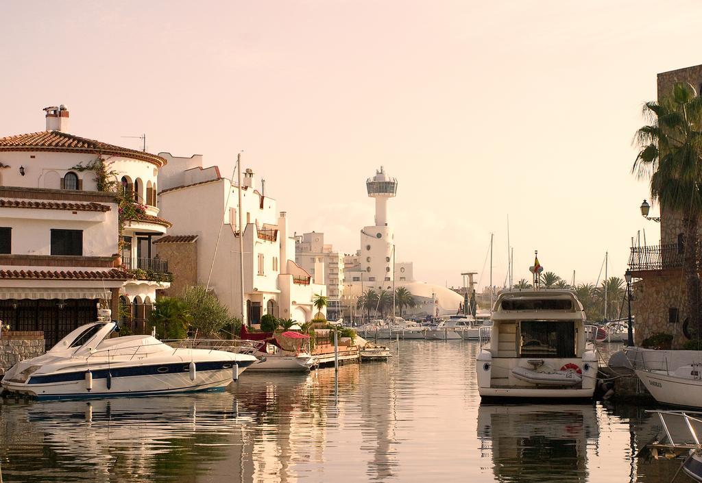 Apartaments Can Gibert Castello  D'Empuries Buitenkant foto